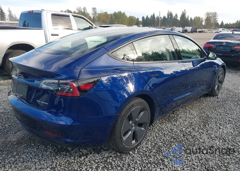 2022 Tesla Model 3 Long Range Dual Motor All-Wheel Drive z USA, uszkodzony, nr VIN 5YJ3E1EB7NF243053